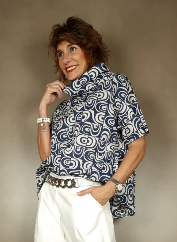 Tunik bermotif geometris